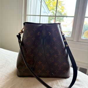 LV Neo Noe MM Bucket Bag